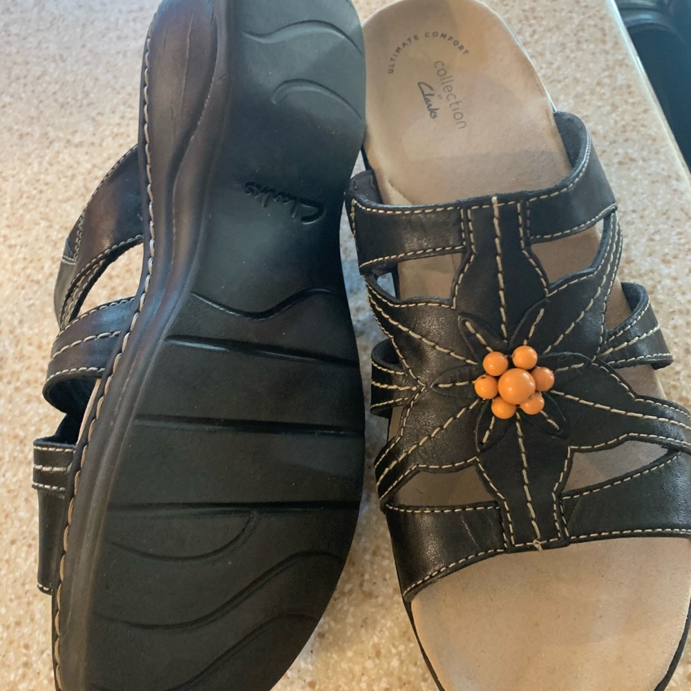 Clarks brown sandals. New size 11